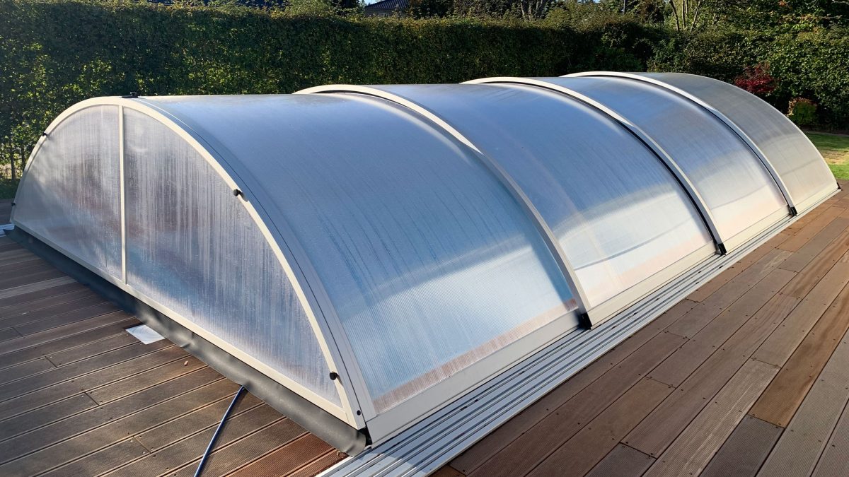 Overdækning med pooltag til glasfiber pool