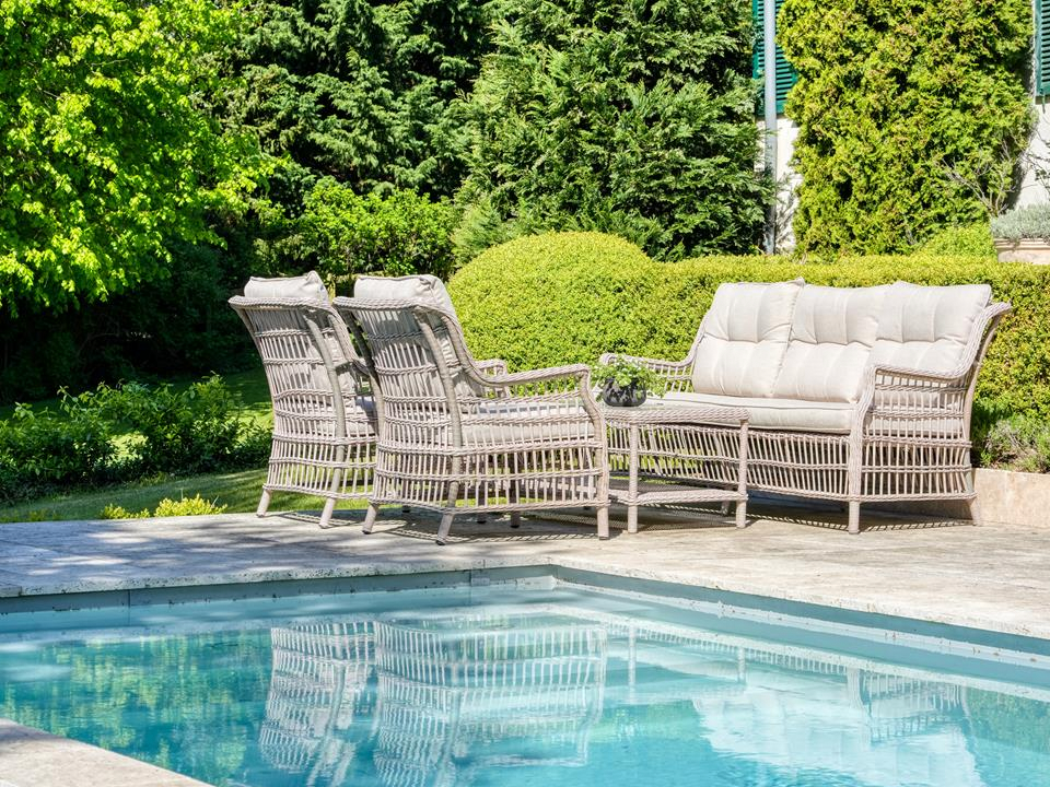 Lysgrå liner i swimming pool