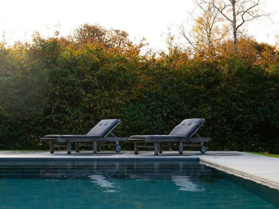 Antracitgrå liner i swimming pool