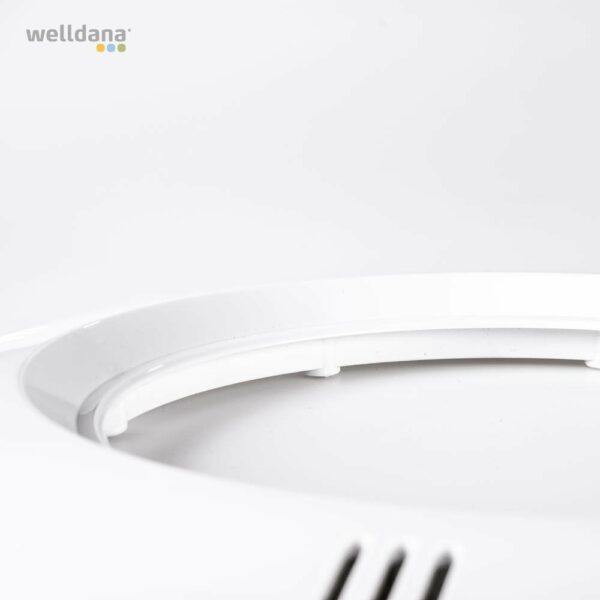 Frontcover. White Welldana poollampe.